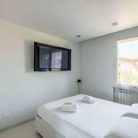 Luxury סירמיונה